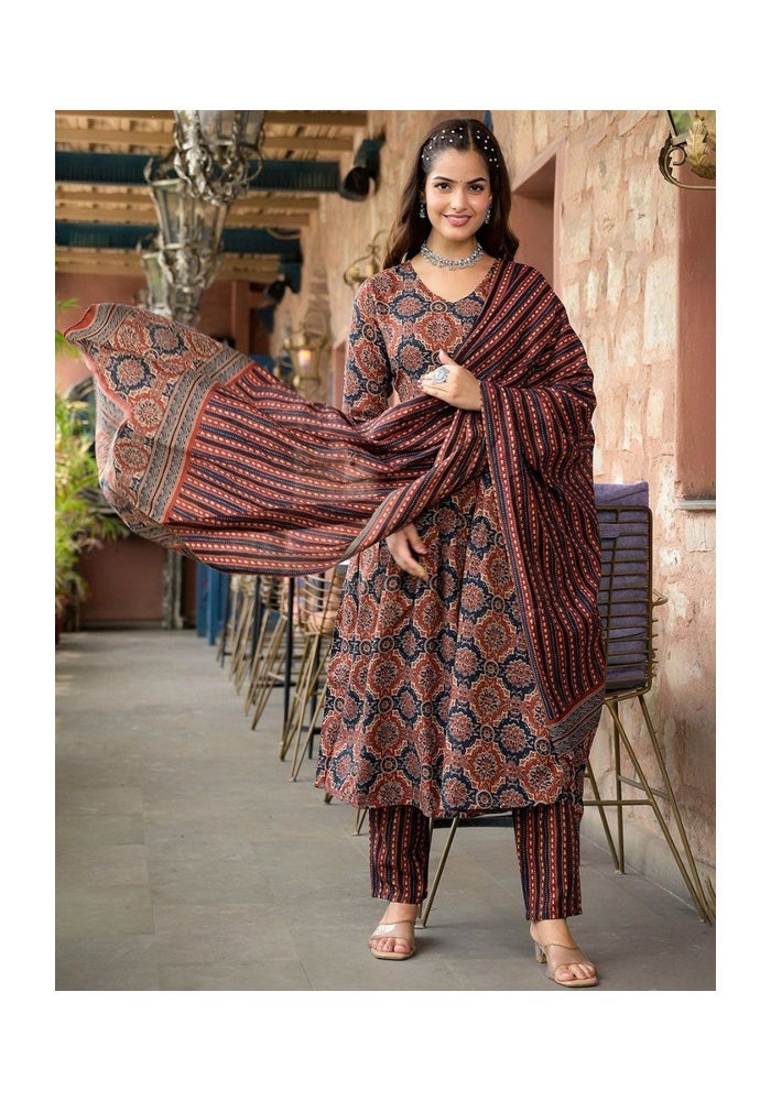 Malishka Export Maroon Rayon Printed Anarkali Kurta Pant Set for Women - Image 3